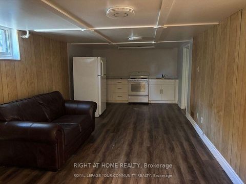 Photo 12 at 211 Axminster Drive, Crosby, Richmond Hill