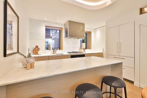 Photo 5 at Garden Home 6 - 225 Brunswick Avenue, University, Toronto Photo 5 at Garden Home 6 - 225 Brunswick Avenue, University, Toronto