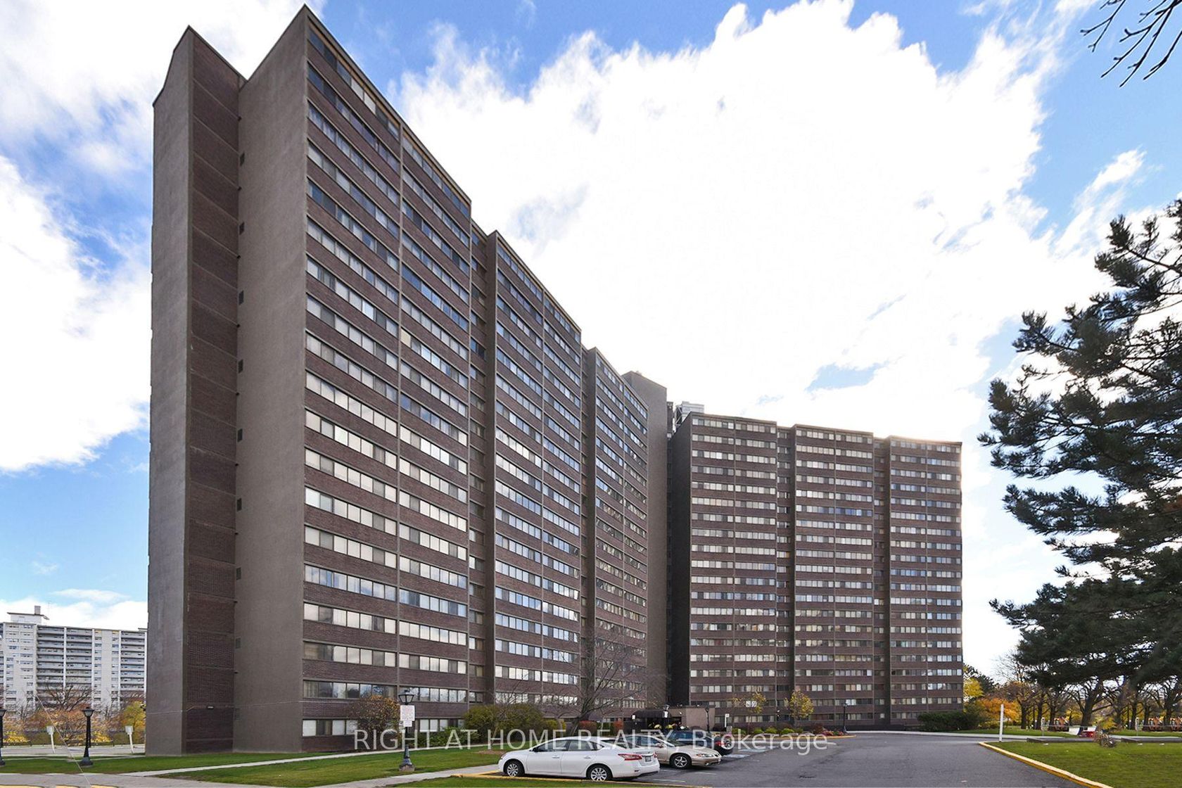 1508 - 11 Wincott Drive, The Westway, Toronto 