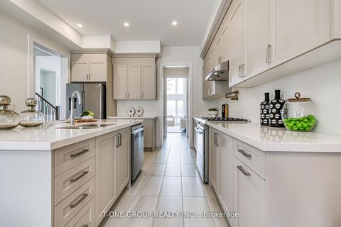 Photo 15 at 72 Meizhou Avenue, Angus Glen, Markham
