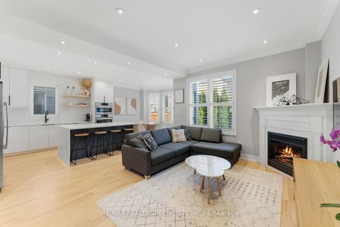 Photo 8 at 25 Grapevine Drive, Vellore Village, Vaughan