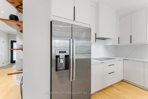 Photo 14 at 25 Grapevine Drive, Vellore Village, Vaughan