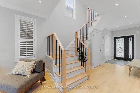 Photo 18 at 25 Grapevine Drive, Vellore Village, Vaughan