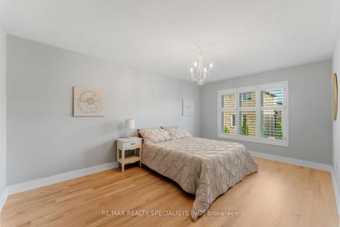 Photo 20 at 25 Grapevine Drive, Vellore Village, Vaughan