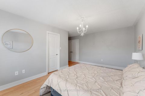 Photo 21 at 25 Grapevine Drive, Vellore Village, Vaughan
