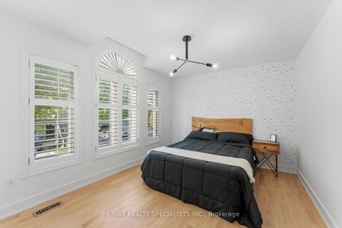 Photo 27 at 25 Grapevine Drive, Vellore Village, Vaughan