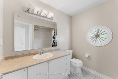 Photo 28 at 25 Grapevine Drive, Vellore Village, Vaughan