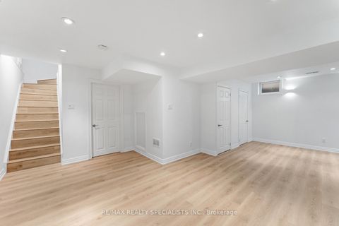 Photo 30 at 25 Grapevine Drive, Vellore Village, Vaughan