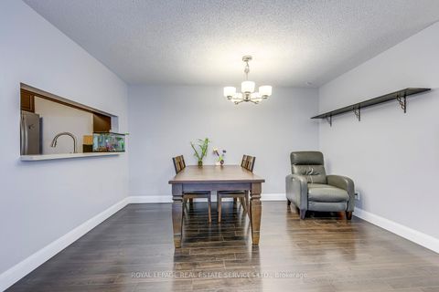 Photo 5 at 911 - 1450 Glen Abbey Gate, GA Glen Abbey, Oakville