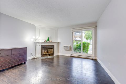 Photo 8 at 911 - 1450 Glen Abbey Gate, GA Glen Abbey, Oakville