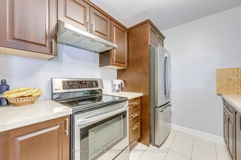 Photo 14 at 911 - 1450 Glen Abbey Gate, GA Glen Abbey, Oakville