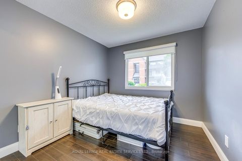 Photo 23 at 911 - 1450 Glen Abbey Gate, GA Glen Abbey, Oakville