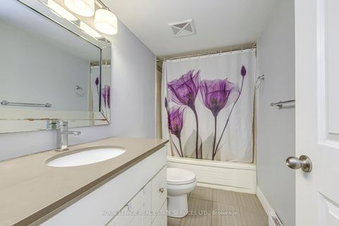 Photo 25 at 911 - 1450 Glen Abbey Gate, GA Glen Abbey, Oakville