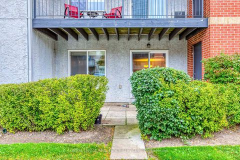 Photo 26 at 911 - 1450 Glen Abbey Gate, GA Glen Abbey, Oakville