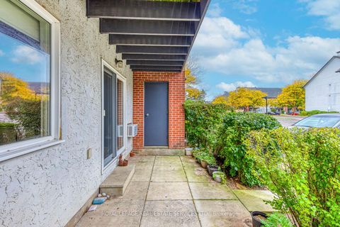 Photo 27 at 911 - 1450 Glen Abbey Gate, GA Glen Abbey, Oakville