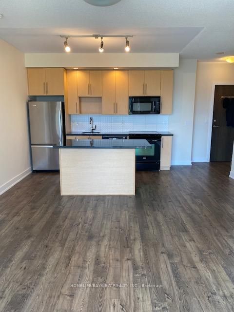 Photo 6 at 605 - 28 LINDEN Street, North St. James Town, Toronto