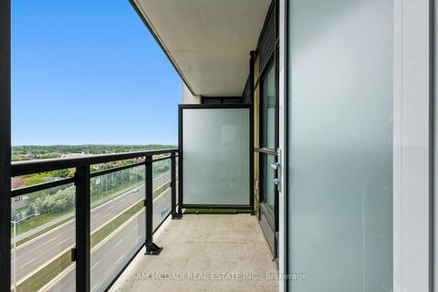 Photo 8 at 722 - 405 Dundas Street W, GO Glenorchy, Oakville