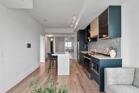 Photo 14 at 722 - 405 Dundas Street W, GO Glenorchy, Oakville