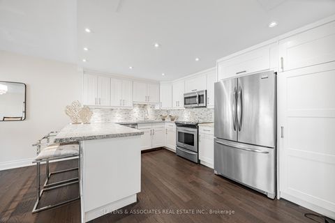 Photo 17 at 108 - 18 Lower Village Gate, Forest Hill South, Toronto