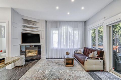 Photo 6 at 97 Centre Street E, Crosby, Richmond Hill