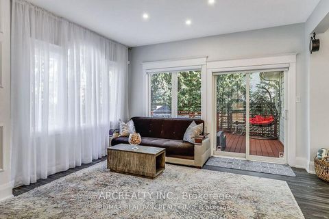 Photo 7 at 97 Centre Street E, Crosby, Richmond Hill