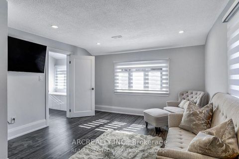 Photo 9 at 97 Centre Street E, Crosby, Richmond Hill