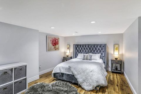 Photo 16 at 97 Centre Street E, Crosby, Richmond Hill