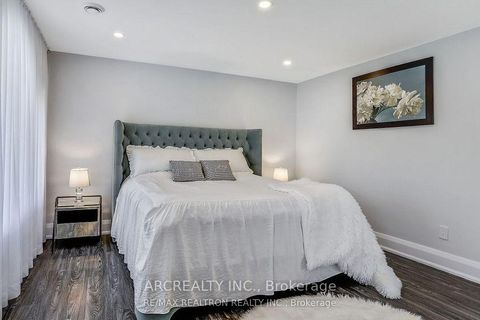 Photo 17 at 97 Centre Street E, Crosby, Richmond Hill