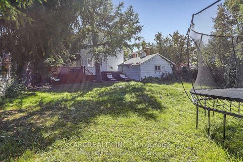 Photo 24 at 97 Centre Street E, Crosby, Richmond Hill