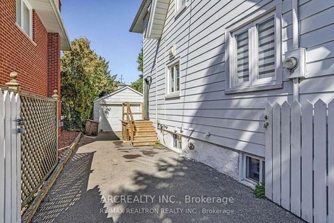 Photo 26 at 97 Centre Street E, Crosby, Richmond Hill