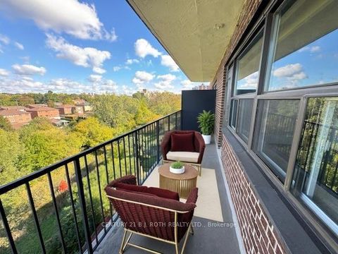 Photo 2 at 610 - 50 Gulliver Road, Amesbury, Toronto