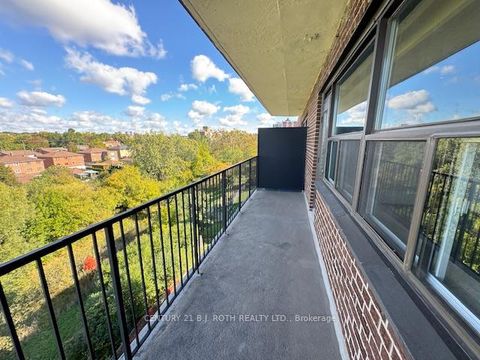 Photo 11 at 610 - 50 Gulliver Road, Amesbury, Toronto