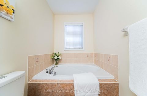 Photo 23 at 4 Glacier Crescent, Rouge E11, Toronto
