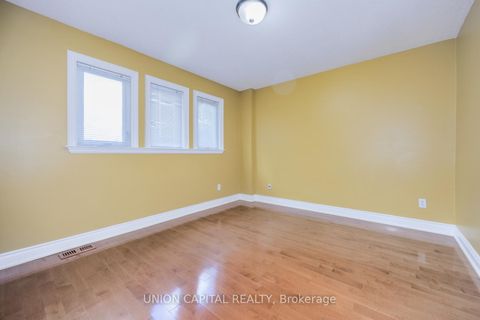 Photo 15 at 82 Old Yonge Street, Aurora Village, Aurora