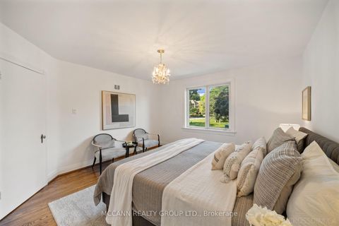 Photo 22 at 118 Braeside Road, Lawrence Park North, Toronto