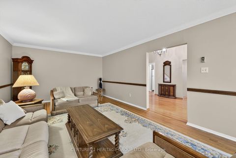 Photo 10 at 58 Morgandale Crescent, L'Amoreaux, Toronto