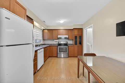 Photo 16 at 58 Morgandale Crescent, L'Amoreaux, Toronto