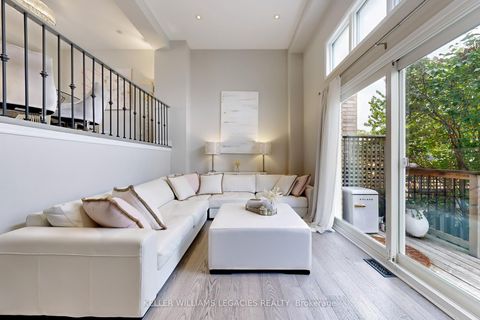 Photo 2 at 69 Crieff Avenue, Maple, Vaughan