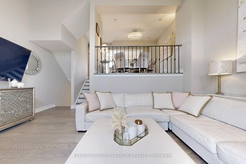 Photo 4 at 69 Crieff Avenue, Maple, Vaughan