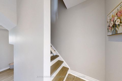 Photo 17 at 69 Crieff Avenue, Maple, Vaughan