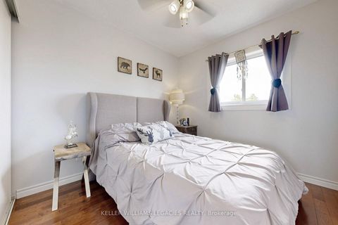 Photo 22 at 69 Crieff Avenue, Maple, Vaughan
