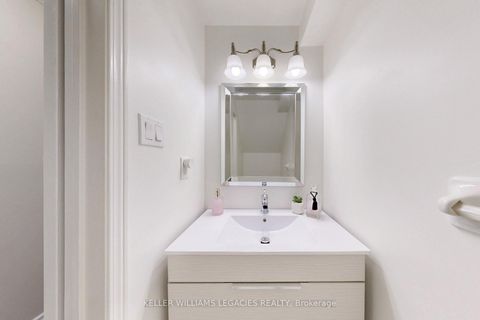 Photo 31 at 69 Crieff Avenue, Maple, Vaughan