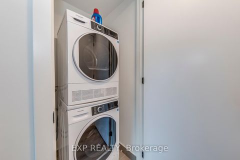Photo 16 at 415 - 5 Lakeview Avenue, Bellwoods, Toronto