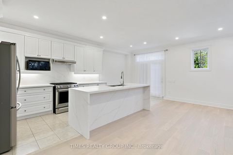 Photo 7 at 212 Creek Path Avenue, BR Bronte, Oakville