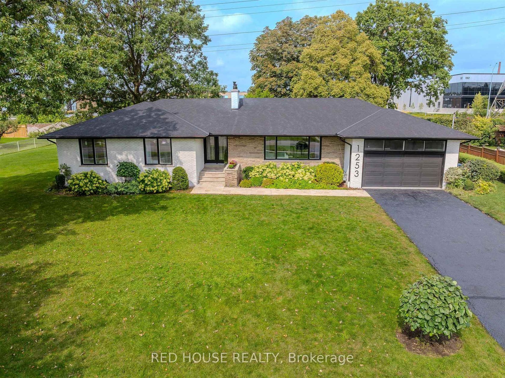1253 Melton Drive, Lakeview, Mississauga by Loree Meneguzzi Real Estate 1253 Melton Drive, Lakeview, Mississauga