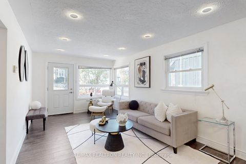 Photo 3 at 59 Machell Avenue, Aurora Village, Aurora