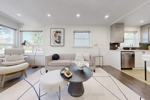 Photo 4 at 59 Machell Avenue, Aurora Village, Aurora