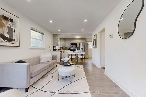 Photo 7 at 59 Machell Avenue, Aurora Village, Aurora
