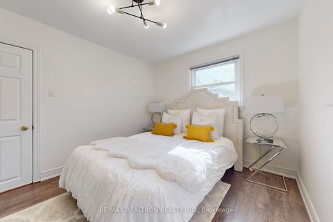 Photo 14 at 59 Machell Avenue, Aurora Village, Aurora