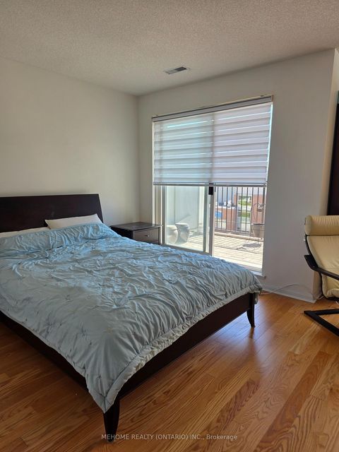 Photo 5 at 221 Grandview Way, Willowdale East, Toronto